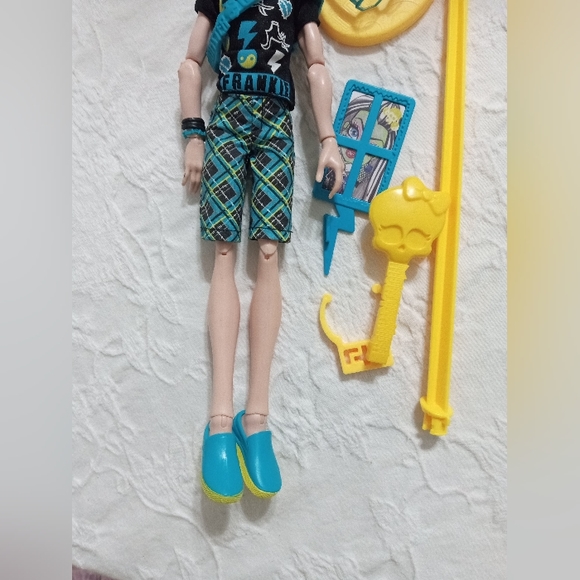 SOLD!!!Monster high doll Jackson Hyde freaky fuzion - Picture 6 of 6